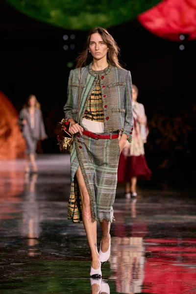 Look 46